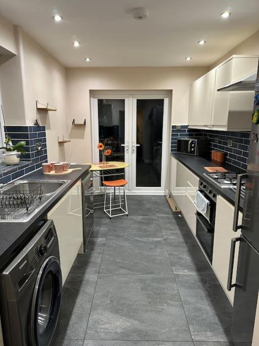 Вилла Adam'S Place, Watford Wd17 2Py Экстерьер фото