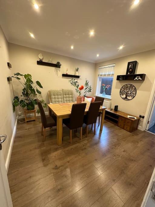 Вилла Adam'S Place, Watford Wd17 2Py Экстерьер фото