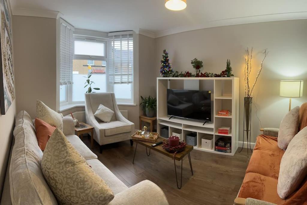 Вилла Adam'S Place, Watford Wd17 2Py Экстерьер фото